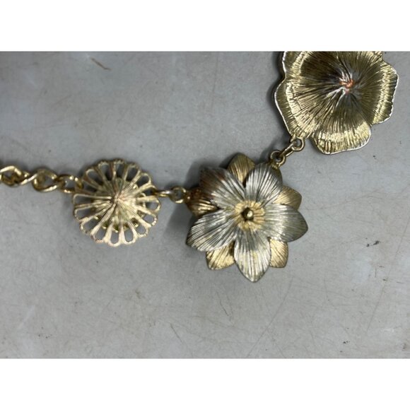 Costume jewelry necklace floral chain foe pearl ivory gold color clasp 19" READ - Picture 9 of 9